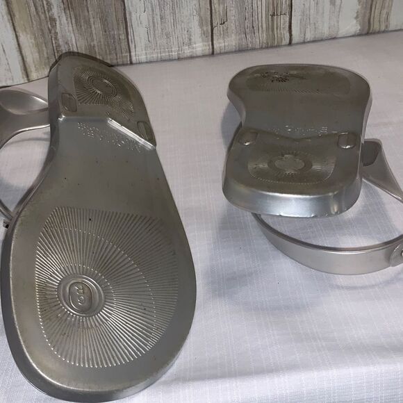 Michael Kors Silver Jelly Thong Sandals Size 6R - Picture 15 of 16